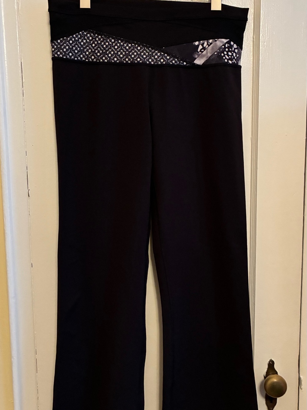Lululemon Black Yoga Pants with Patterned Waistband